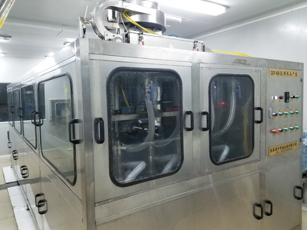 全封閉桶裝水灌裝機(jī)